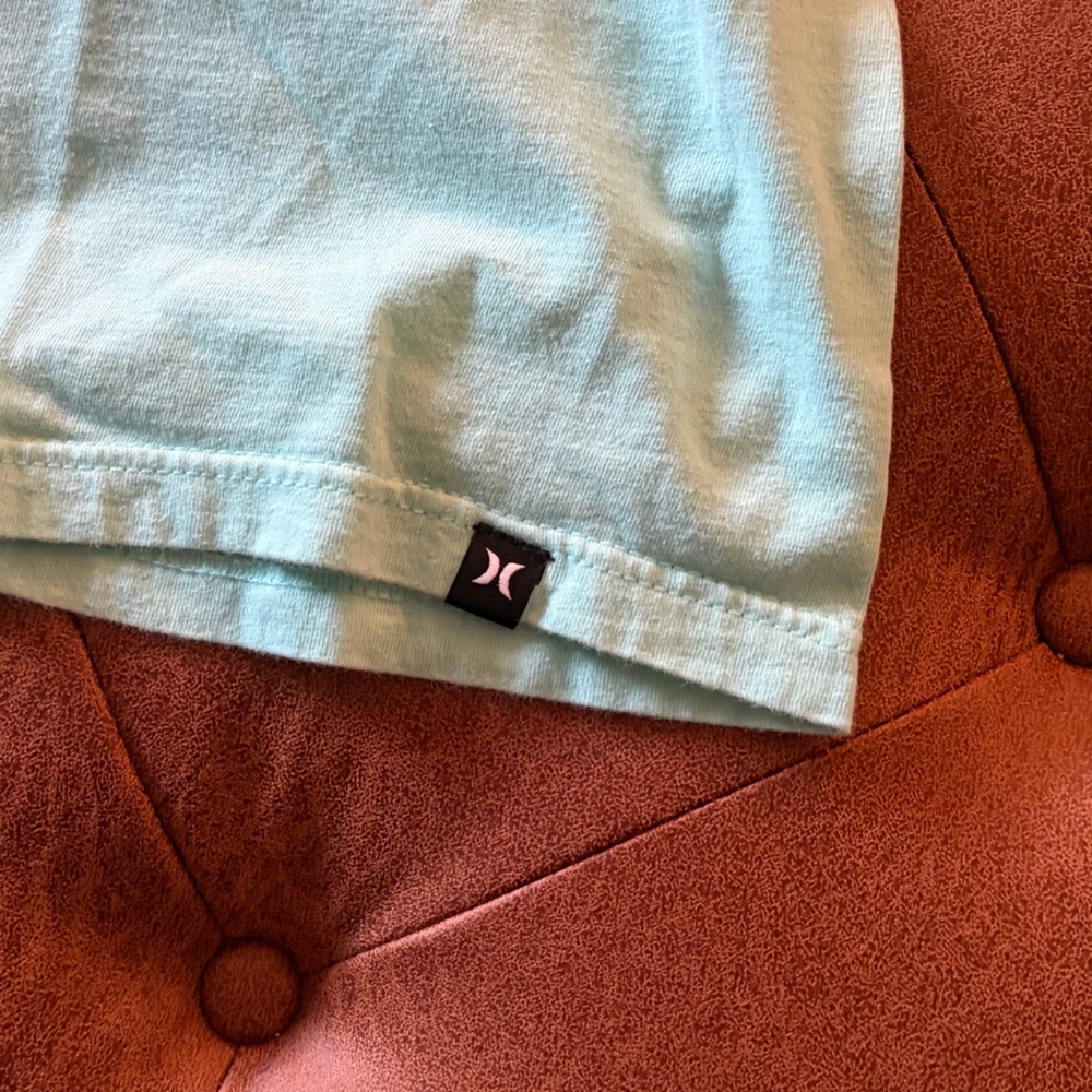 Hurley tee - Picture 2 of 4